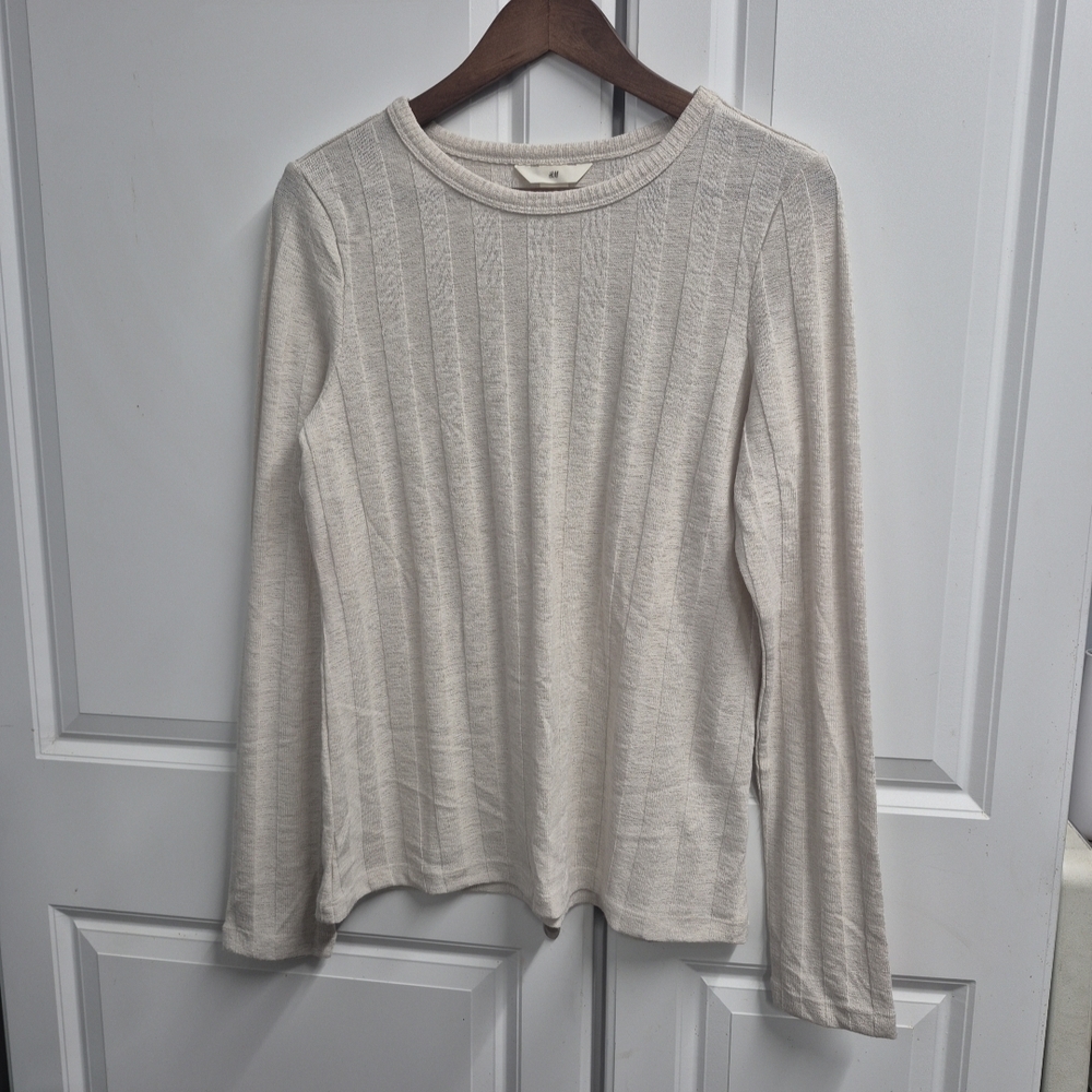 H&M Womens Textured Cream Long Sleeve Sweater Size Medium, Minimalist Clean Girl